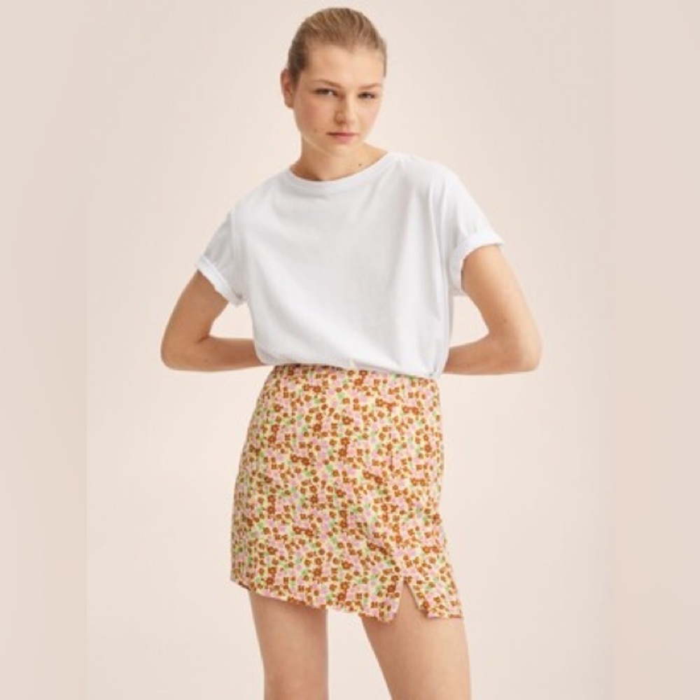 MANGO | Lucy Floral Print Mini Skirt Size Small NWT
